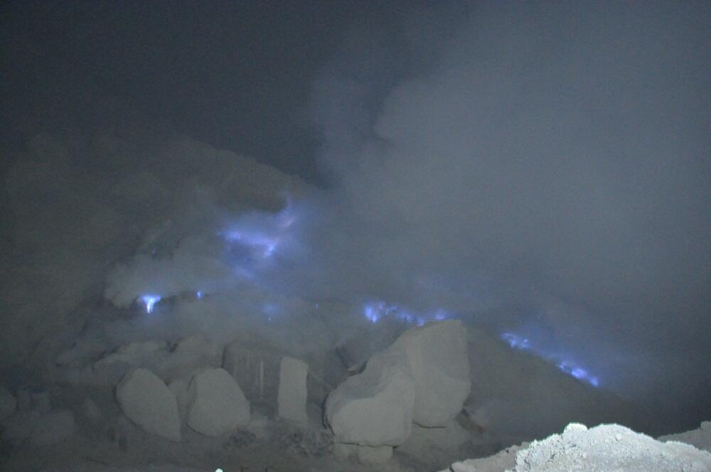 pesona kawah Ijen Banyuwangi