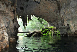 Wisata Goa di Gunung Kidul