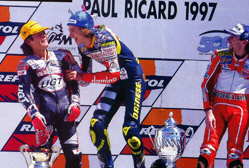 Memorabilia Deretan Kemenangan VALENTINO ROSSI #46 Selama Karirnya di MOTOGP
