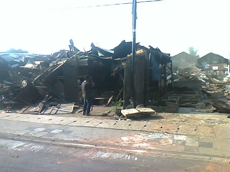 &#91;PIC&#93; Foto Eksekusi Lahan di Kampung Sumur Jakarta Timur Rabu, 09 Oktober 2013