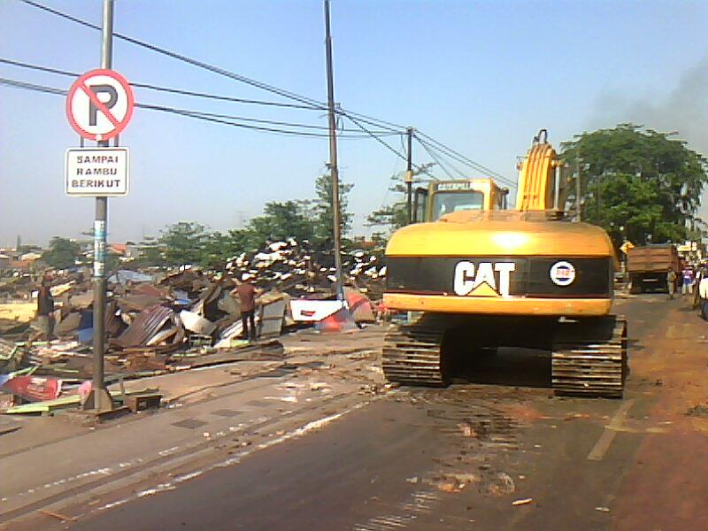 &#91;PIC&#93; Foto Eksekusi Lahan di Kampung Sumur Jakarta Timur Rabu, 09 Oktober 2013