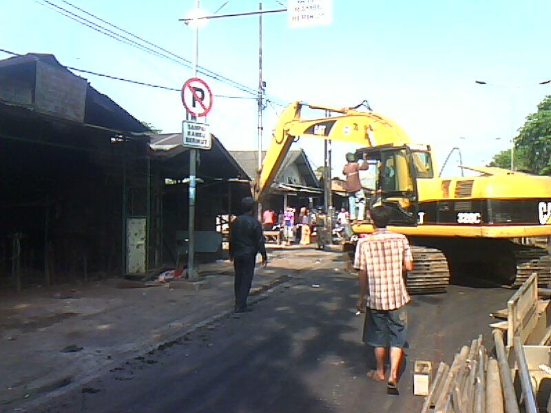 &#91;PIC&#93; Foto Eksekusi Lahan di Kampung Sumur Jakarta Timur Rabu, 09 Oktober 2013