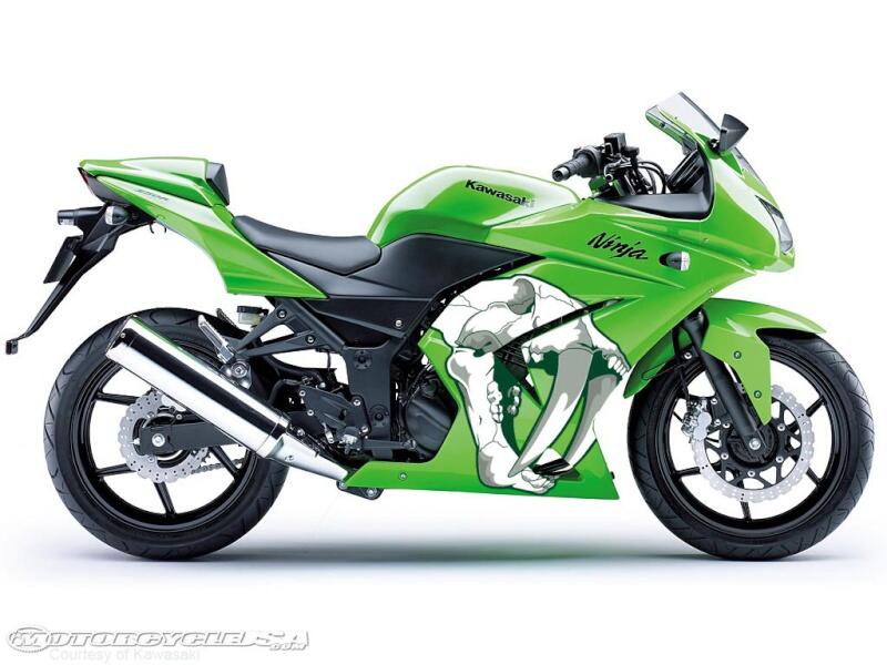 (Pict) Agan2 Pilih Mana?? Dapet 4 Kawasaki Ninja ini Apa 1 Honda &quot;ini&quot;??