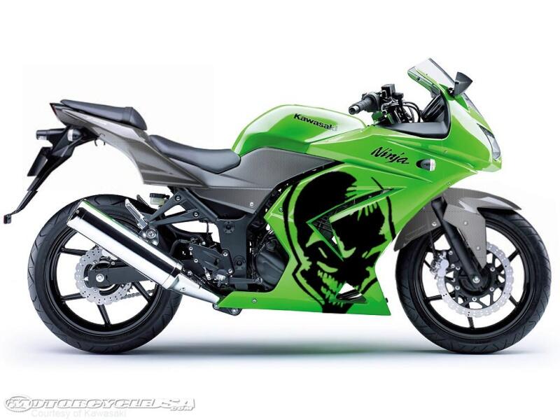 (Pict) Agan2 Pilih Mana?? Dapet 4 Kawasaki Ninja ini Apa 1 Honda &quot;ini&quot;??