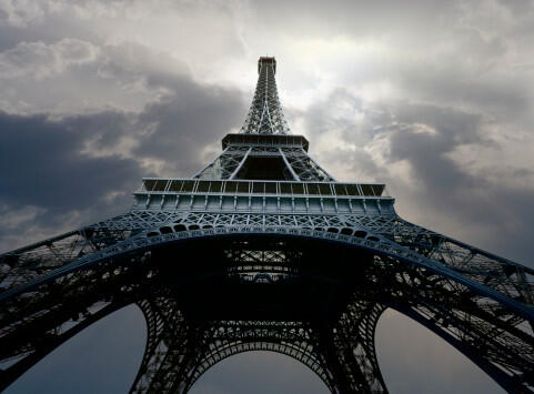 Eiffel , berdiri karena tulang paha !!!! Baca Niii Gaaann