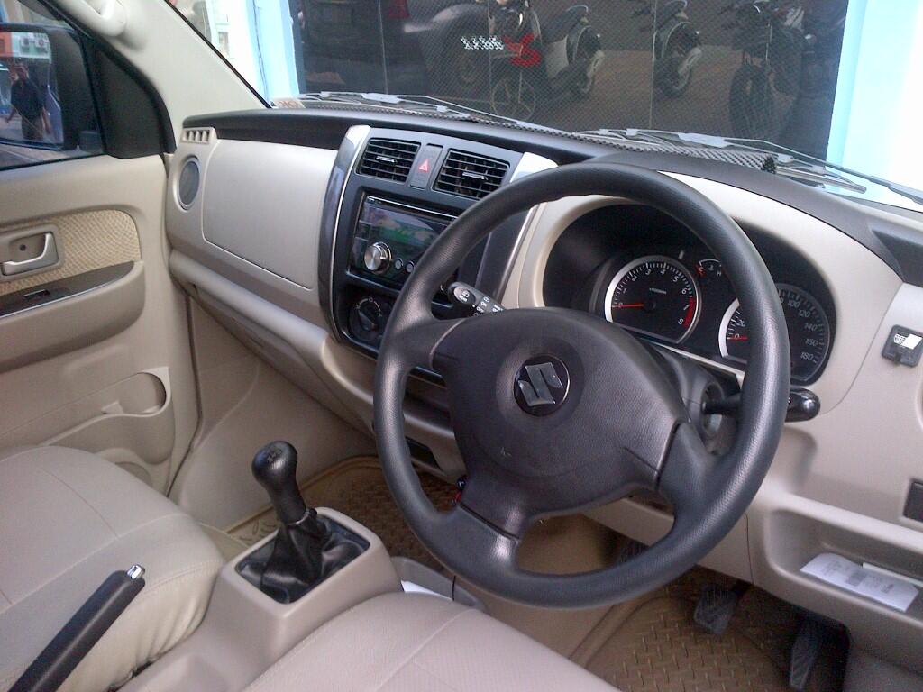Suzuki APV SGX 2011 silver