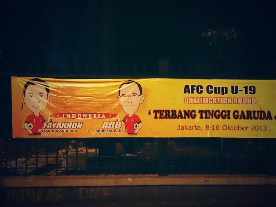 MEMBACA IKLAN POLITIK ARB