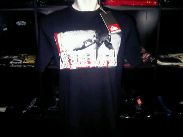 JUAL KAOS DISTRO (VANS, DC, VOLCOM, REBEL8, etc.) GAK ORI, TAPI BIKIN KEREN