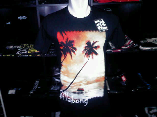JUAL KAOS DISTRO (VANS, DC, VOLCOM, REBEL8, etc.) GAK ORI, TAPI BIKIN KEREN