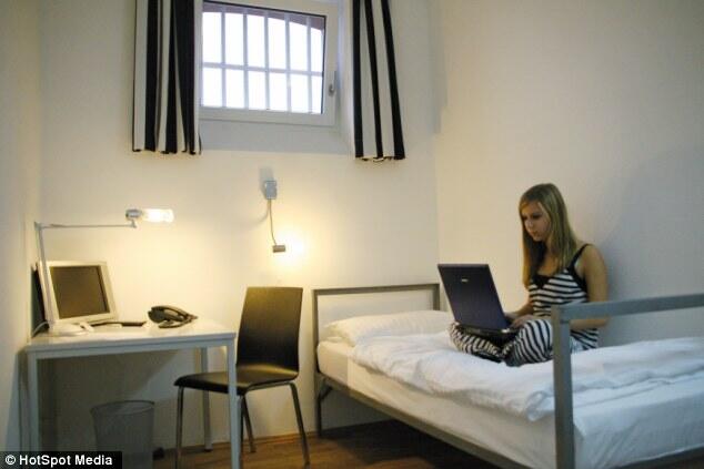 Hotel Alcatras hotel berdesain penjara