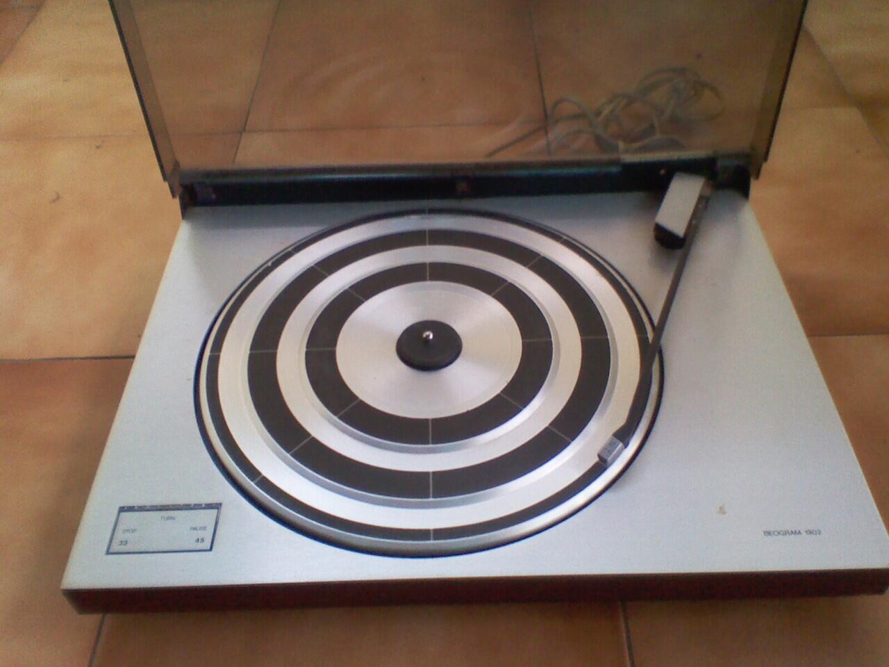 PEMUTAR PIRINGAN HITAM BEOGRAM 1902 BANG & OLUFSEN OF DENMARK