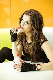 Bebe Rexha, Penyanyi cantik dengan suara berkarakter yang kurang terekspos