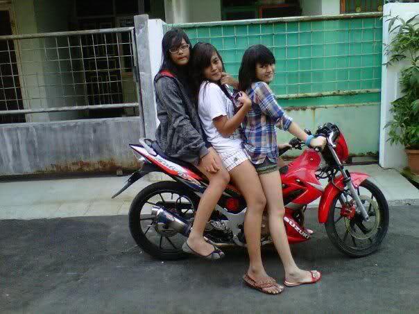 Beberapa Kegilaan Pengendara Motor di Jakarta