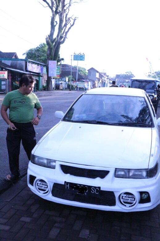 Terjual Sedan Mitsubishi Lancer  Dangan  1990 1600cc PUTIH 