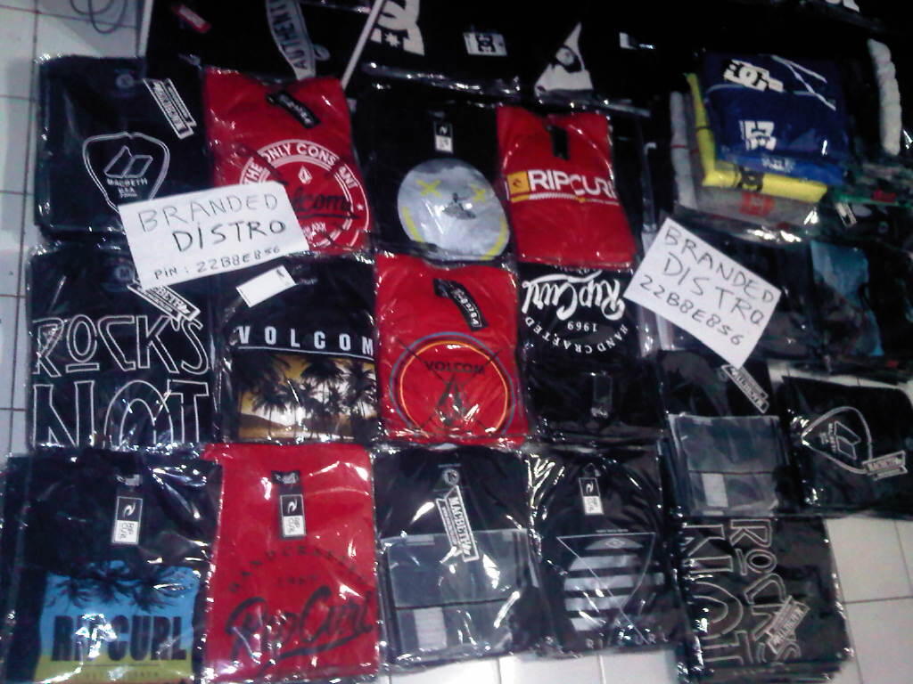 Jual kaos Macbeth,Rip Cirl,Quick Silver,Billabong,Hurley,DC,Volcom,Dickies & Oakley
