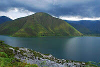 7 Danau terbesar di INDONESIA 