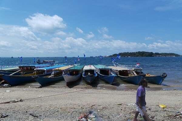 Rukunnya Muslim &amp; Kristiani di Pulau Doom, Papua