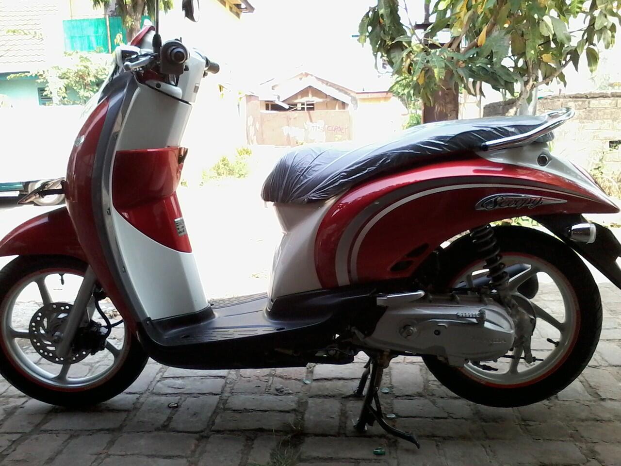 Foto Motor Scoopy Warna Merah Putih Automotivegarageorg