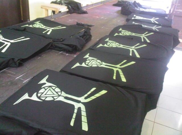 JUAL OBRAL KAOS SISA PRODUKSI (SABLON GLOW IN THE DARK)-BANDUNG