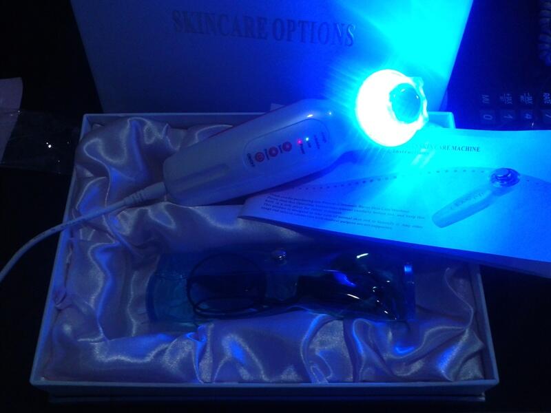 SETRIKA WAJAH LED TOMO