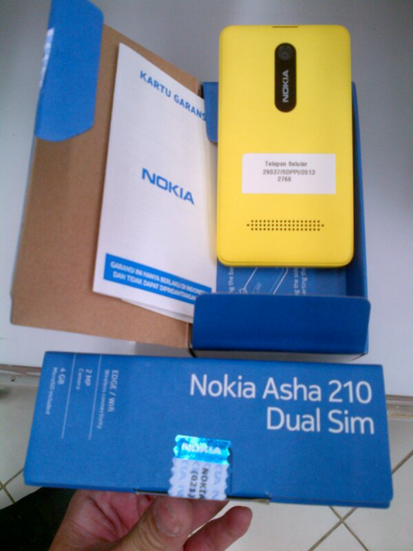 BNIB NOKIA ASHA 210