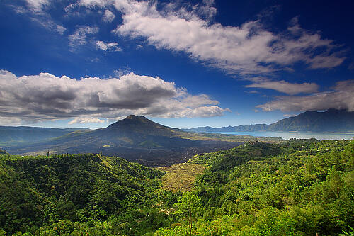 Proses Terjadinya Gunung Meletus
