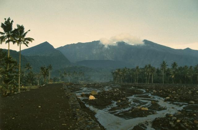 Proses Terjadinya Gunung Meletus