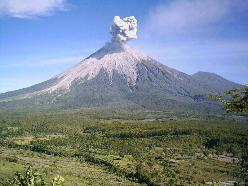Proses Terjadinya Gunung Meletus
