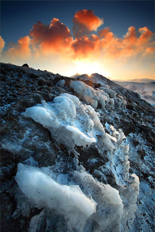 WoooW Ini Dia Foto-foto Memukau Letusan Gunung Berapi Eyjafjallajökull di Islandia!!