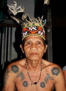 Tradisi Adat Dayak 
