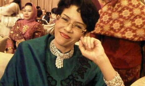 Inikah Foto Sosok Bunda Putri yang Menghebohkan Itu?