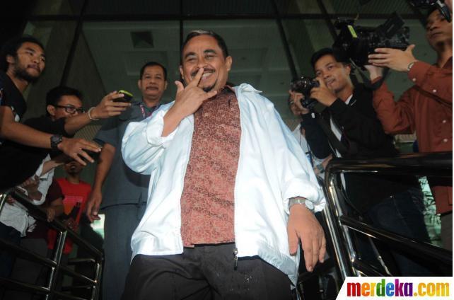 Trend Acungkan Jari Tangan Para Tersangka Koruptor