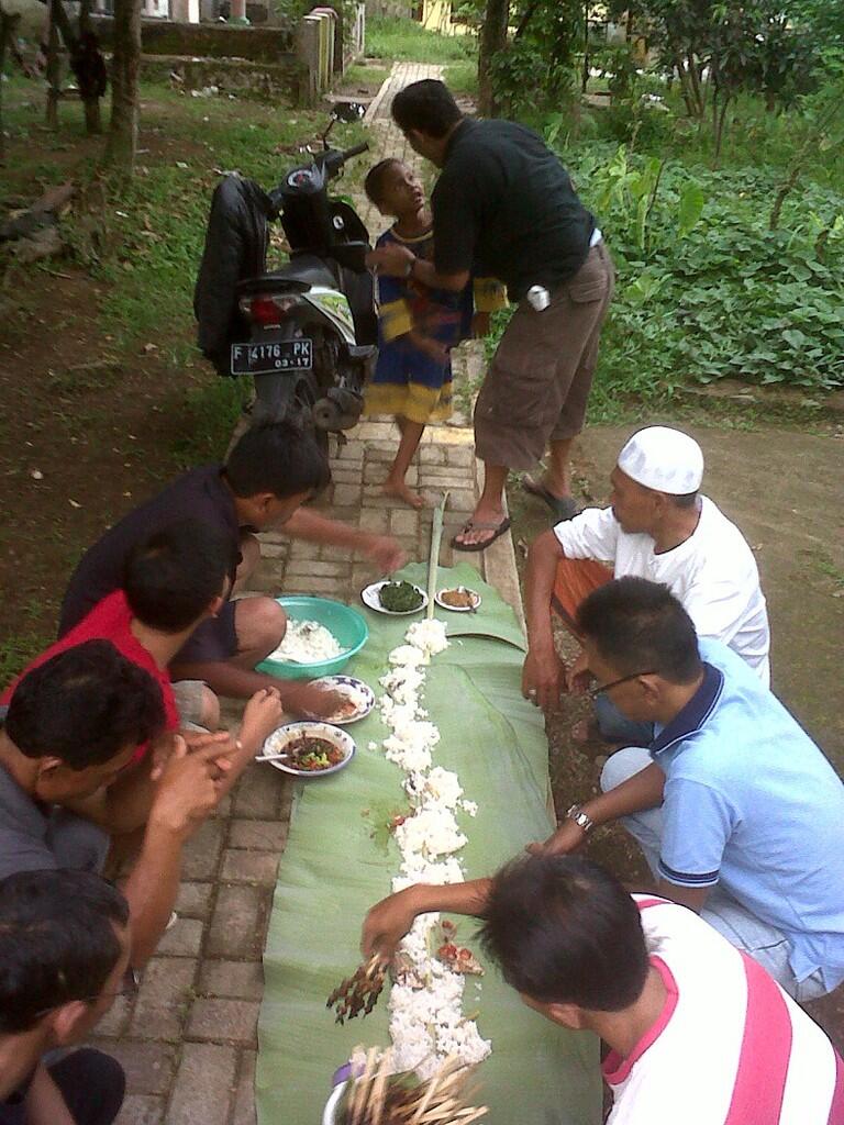 &#91;Berbagi Cerita&#93; Pengalaman Bikin Sate torpedo Dan Kebersamaan Di kampung Ane