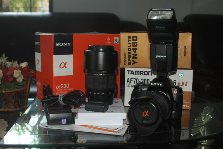 kamera DSLR Sony Alfa A230 komplit tele dan flash