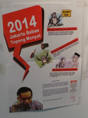 (monyet) Jokowi larang topeng monyet. monyetnya dibeli dipelihara di ragunan.