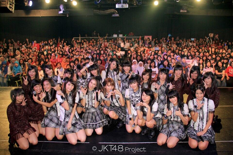 JKT48 :Idol Group, Atau Perbudakan? (Yuk Diskusi Sama-Sama)