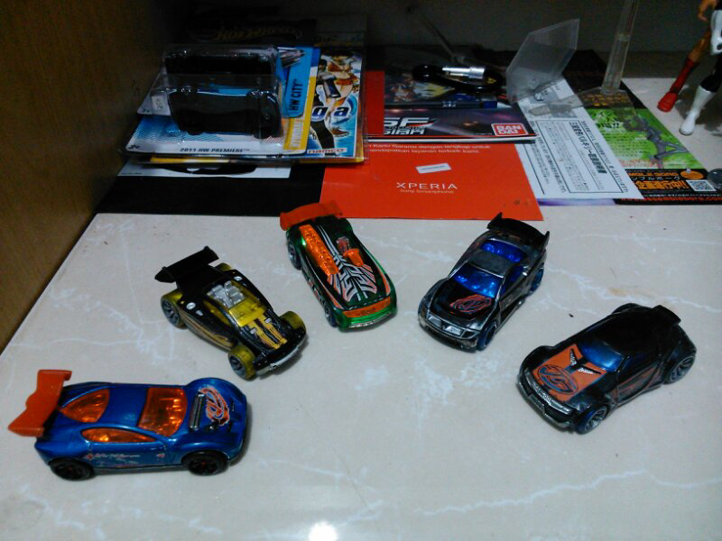 Terjual di jual, hot wheels acceleracers  KASKUS