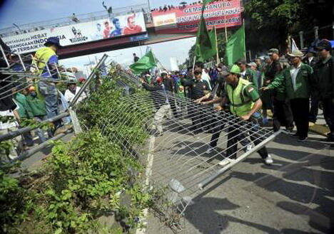 Kalau Demo Jangan Anarkis ya Gan