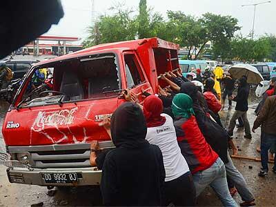 Kalau Demo Jangan Anarkis ya Gan