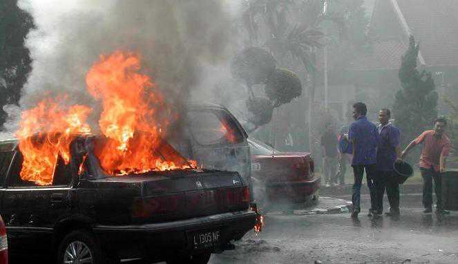Kalau Demo Jangan Anarkis ya Gan