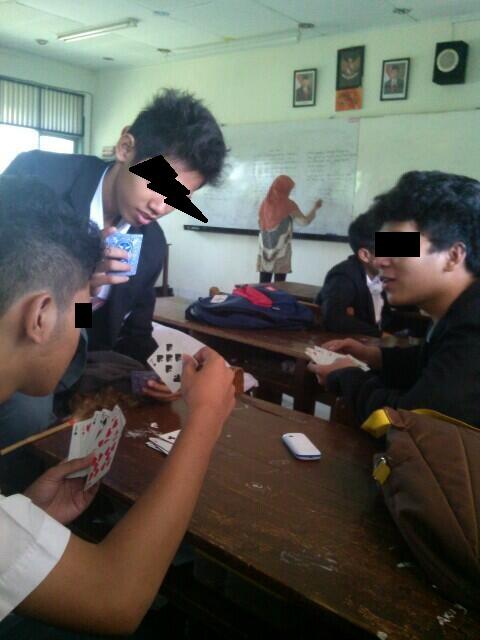 ini kelasku, mana kelasmu?