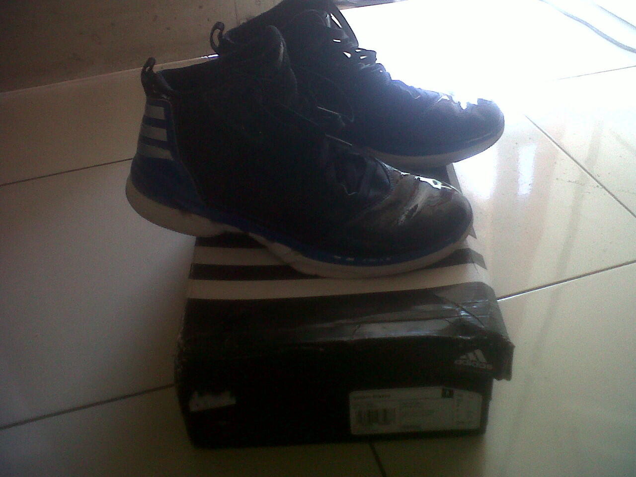 JUAL SEPATU BASKET ADIDAS AdiZero Shadow size 43 1/3 SECOND (2ND)