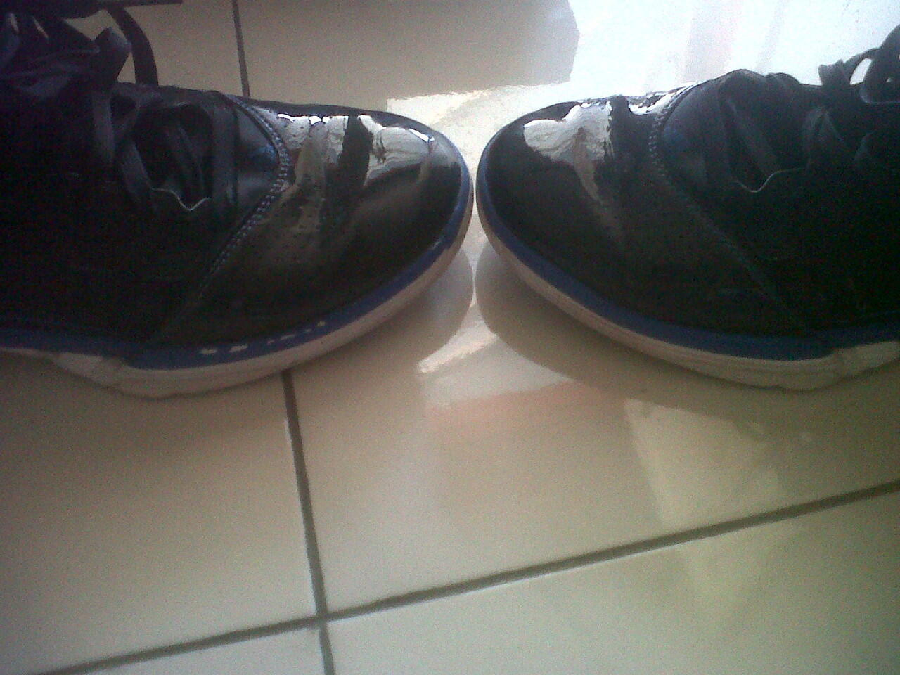 JUAL SEPATU BASKET ADIDAS AdiZero Shadow size 43 1/3 SECOND (2ND)