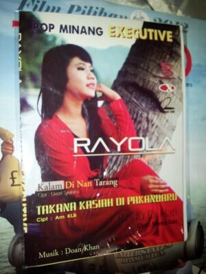 Kiprah Penyanyi Minang yang Tak Lekang Oleh Waktu