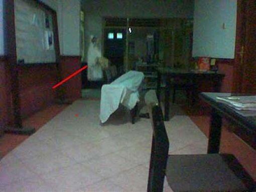 Foto Penampakan Hantu di Indonesia, Asli Atau Palsu? 