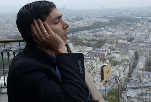 Ini Dia Foto-foto Abimana Adzan di Menara Eiffel (99 Cahaya di langit Eropa)