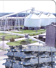 indonesia membeli perusahaan alumunium indonesia..