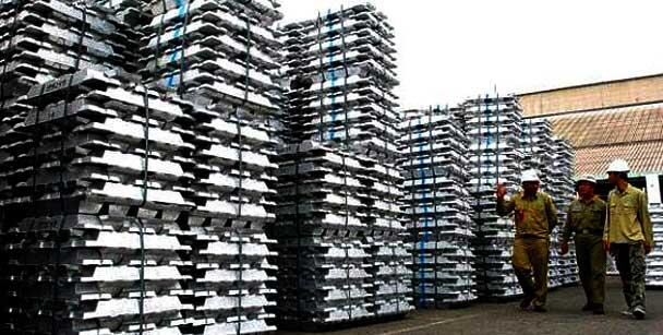 indonesia membeli perusahaan alumunium indonesia..