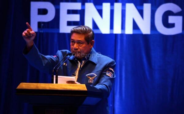 "Silakan Bunda Putri Dihadirkan di Persidangan tapi SBY Jangan"