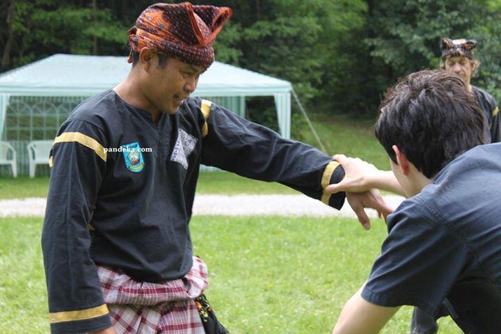 sentak G Mihar.. bawa silek (silat) harimau ke benua eropa gan!!